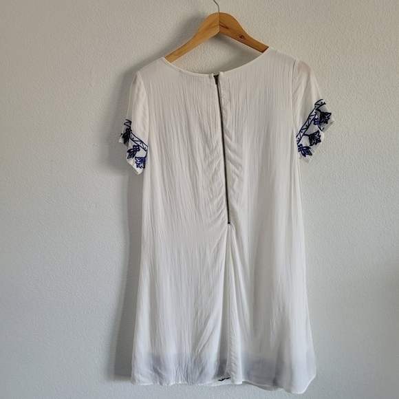 Lulus white and blue embroidered shift dress - Picture 3 of 12
